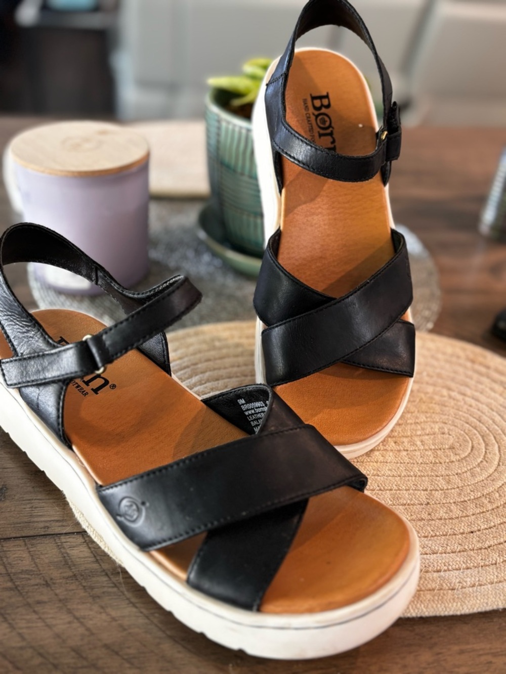 Born Black Leather Cross-Strap Platform Sandals 9